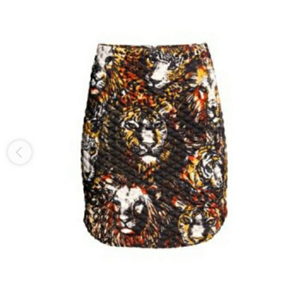 H&M Quilted Lion Print Skirt